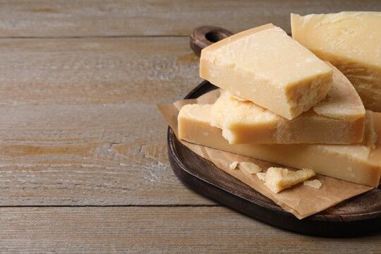 Τι είναι το τυρί παρμεζάνα;