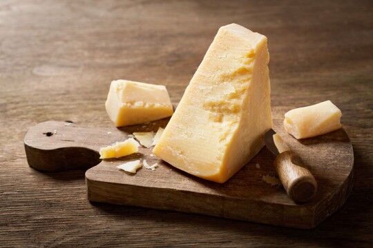Πώς να αποθηκεύσετε το τυρί παρμεζάνα