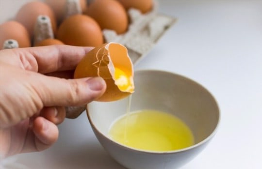 Πώς να ξεπαγώσετε τα κατεψυγμένα υγρά ασπράδια αυγών